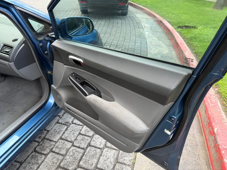 2008 Honda Civic 8th Gen - Image 10 of 16