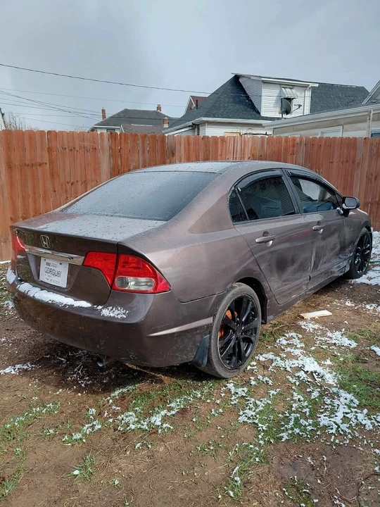 2008 Honda Civic 8th Gen - Image 2 of 4