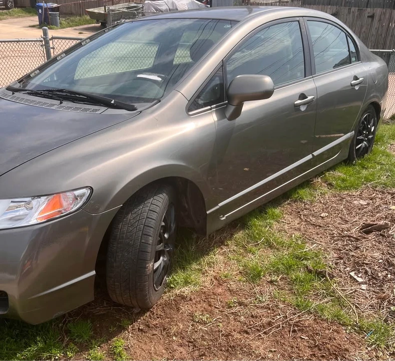 2008 Honda Civic 8th Gen - Image 2 of 8