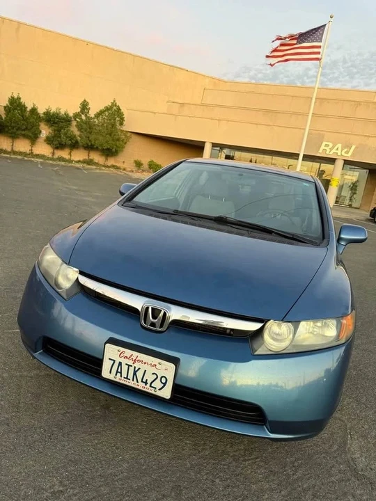 2008 Honda Civic 8th Gen - Image 2 of 15