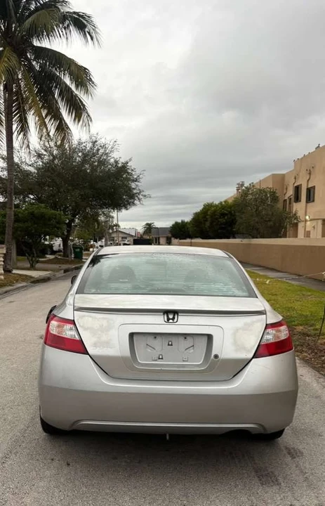 2008 Honda Civic 8th Gen - Image 2 of 6