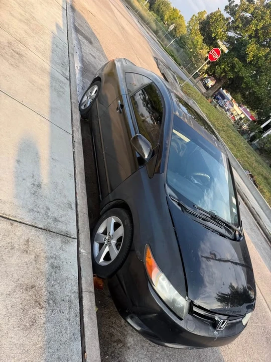 2008 Honda Civic 8th Gen - Image 2 of 4