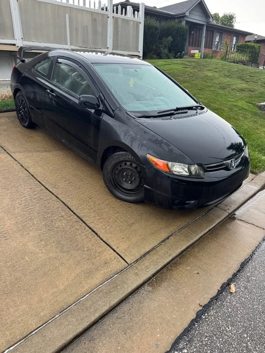 2008 Honda Civic 8th Gen - Image 2 of 6
