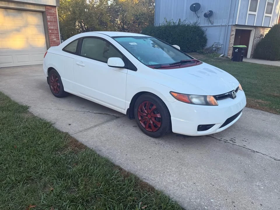 2008 Honda Civic 8th Gen - Image 2 of 9