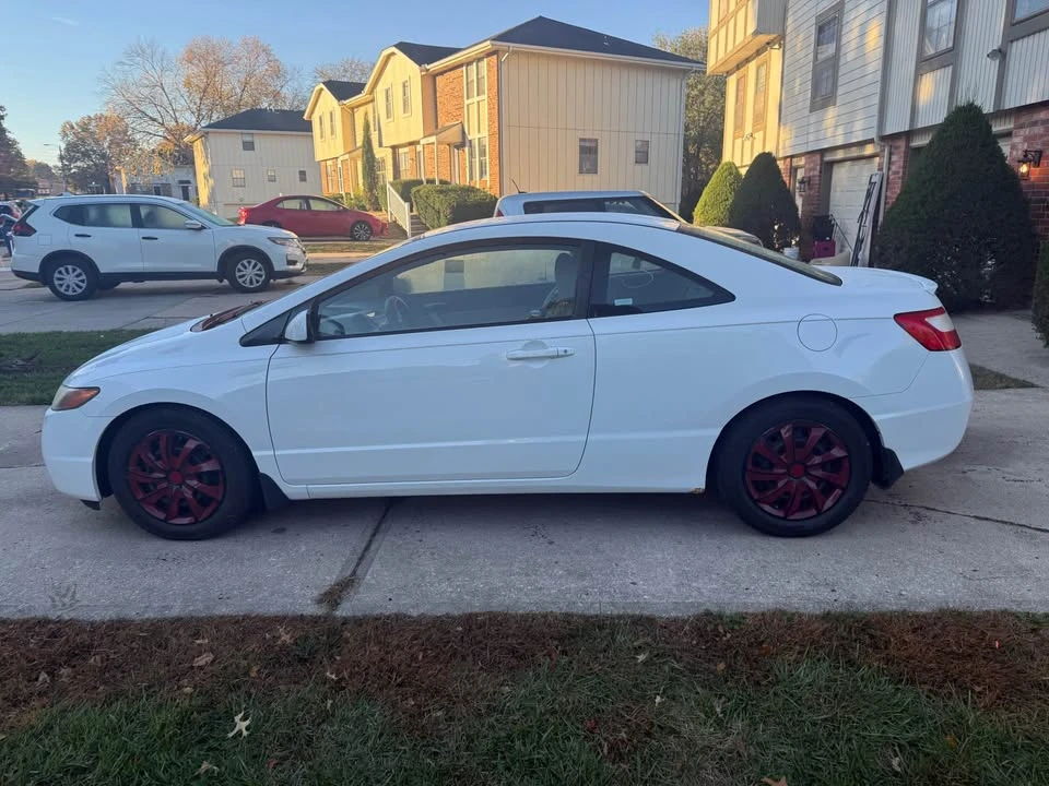 2008 Honda Civic 8th Gen - Image 3 of 9
