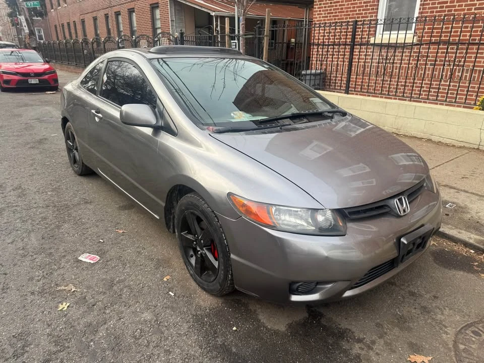 2008 Honda Civic 8th Gen - Image 2 of 9