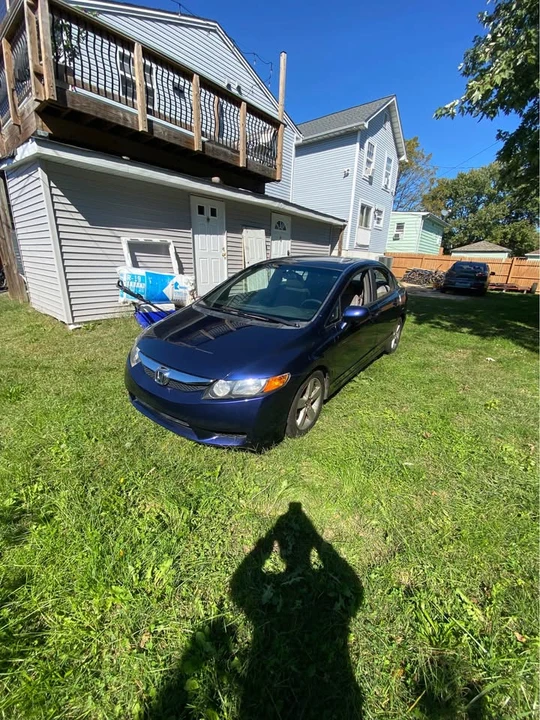 2008 Honda Civic 8th Gen - Image 2 of 9