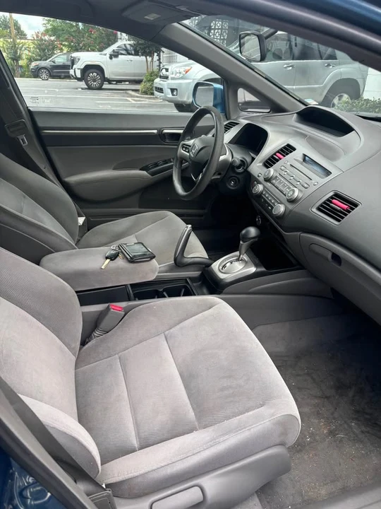 2008 Honda Civic 8th Gen - Image 2 of 3