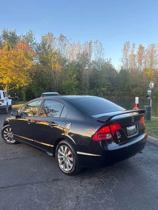 2008 Honda Civic 8th Gen - Image 2 of 12