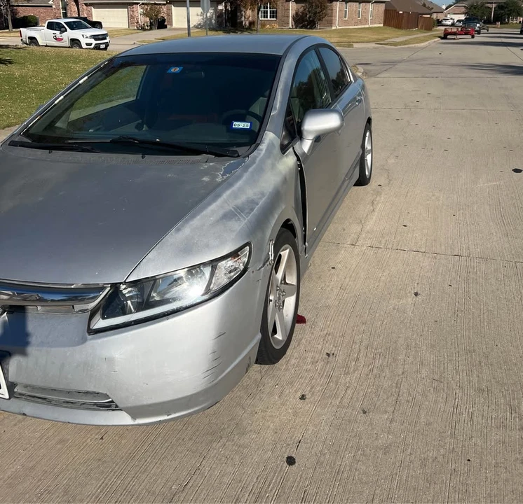 2008 Honda Civic 8th Gen - Image 2 of 9