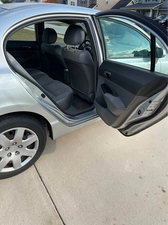 2008 Honda Civic 8th Gen - Image 17 of 19