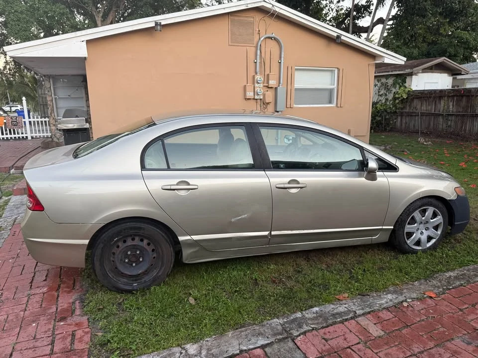 2008 Honda Civic 8th Gen - Image 9 of 10