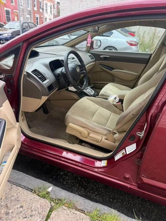 2008 Honda Civic 8th Gen - Image 2 of 3