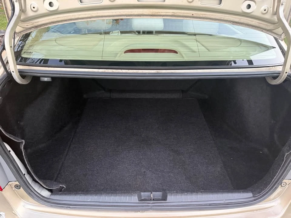 2008 Honda Civic 8th Gen - Image 2 of 10