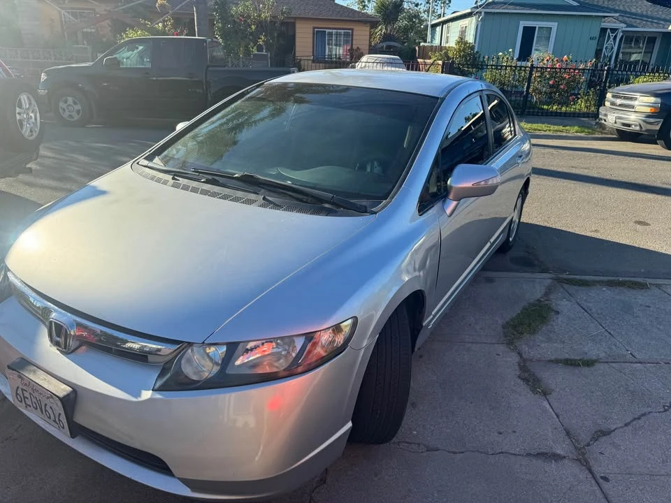 2008 Honda Civic 8th Gen - Image 2 of 4