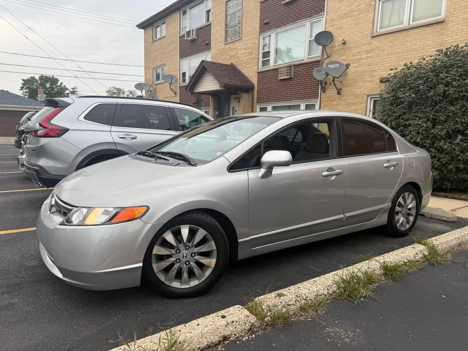 2008 Honda Civic 8th Gen - Image 2 of 5