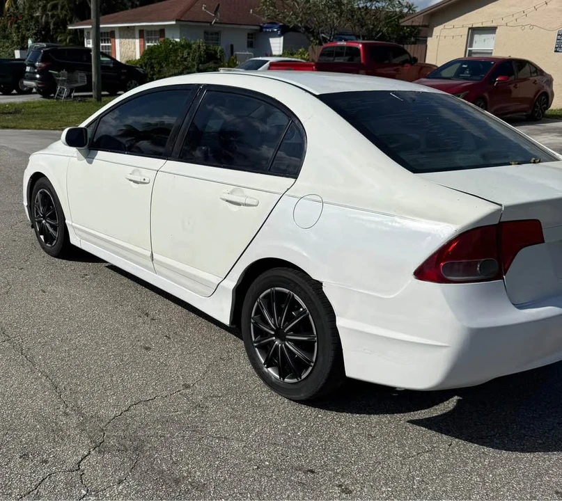 2008 Honda Civic 8th Gen - Image 4 of 7