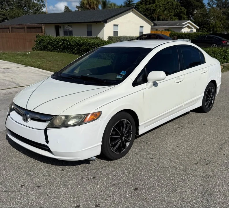 2008 Honda Civic 8th Gen - Image 2 of 7