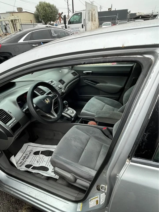 2008 Honda Civic 8th Gen - Image 2 of 4