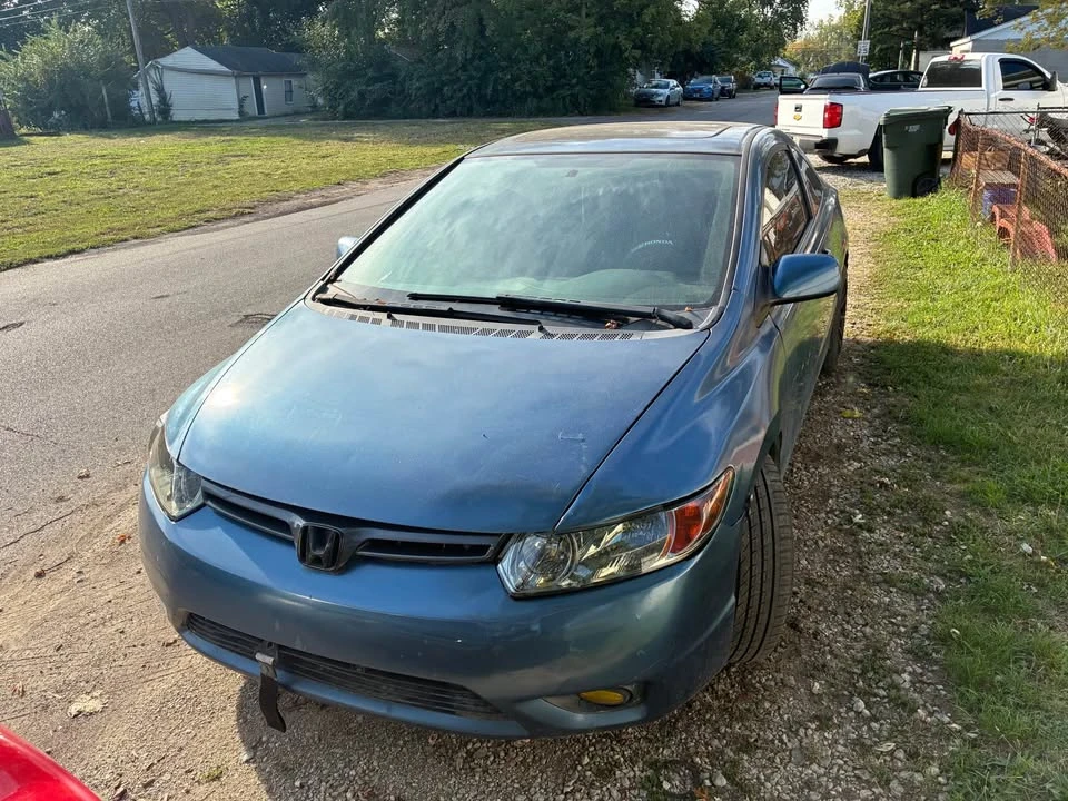 2008 Honda Civic 8th Gen - Image 2 of 7