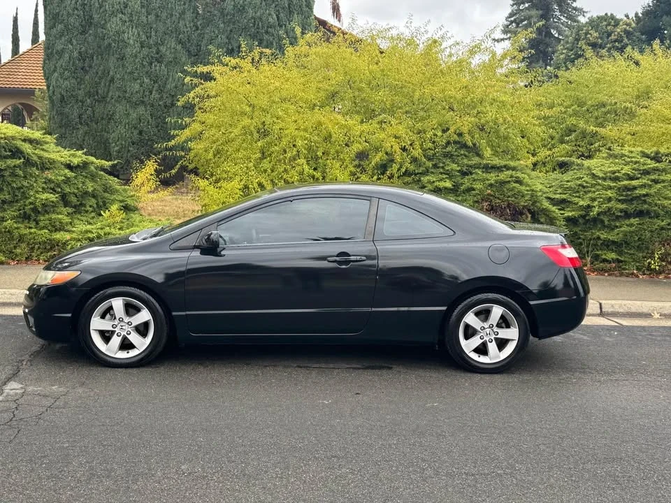 2008 Honda Civic 8th Gen - Image 2 of 8