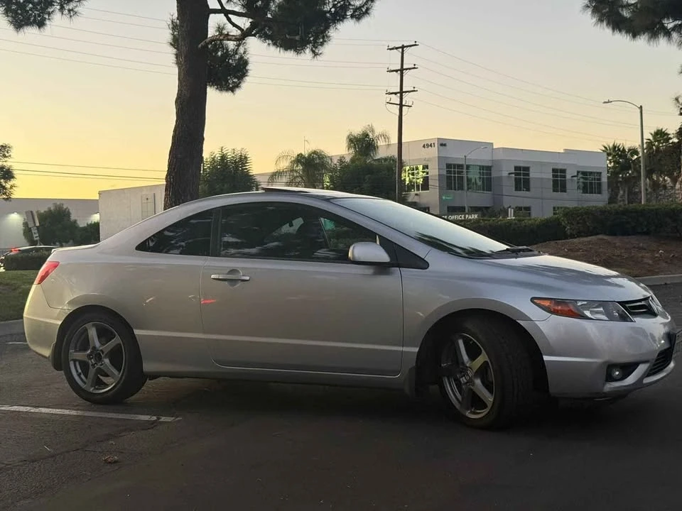 2008 Honda Civic 8th Gen - Image 5 of 19