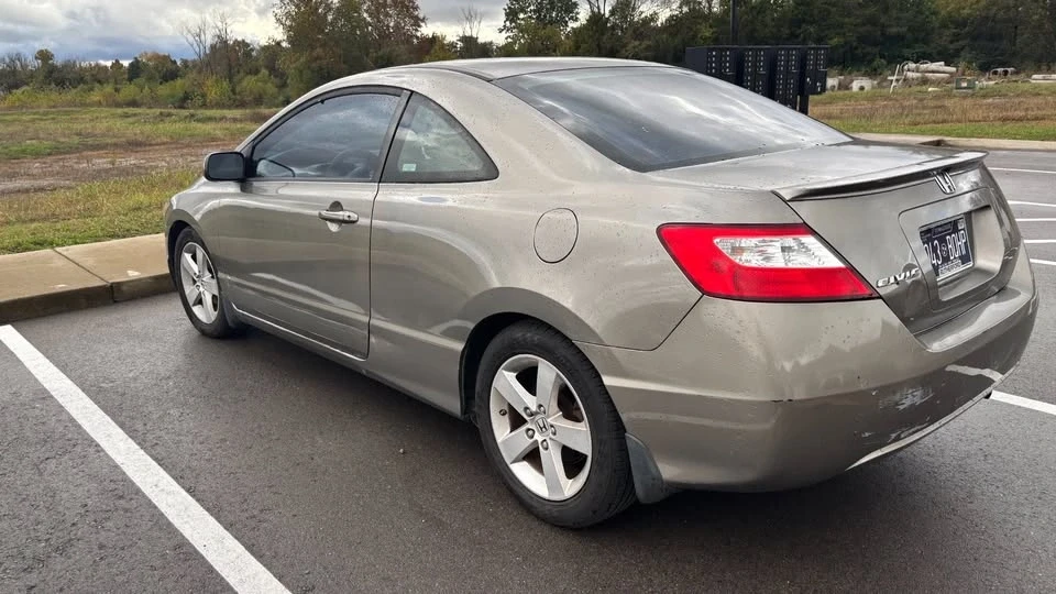 2008 Honda Civic 8th Gen - Image 4 of 6
