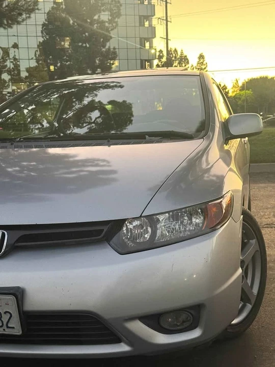 2008 Honda Civic 8th Gen - Image 2 of 19