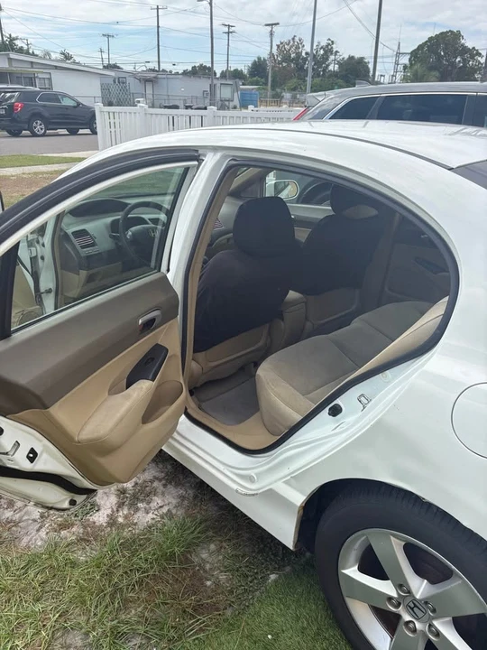 2008 Honda Civic 8th Gen - Image 6 of 10