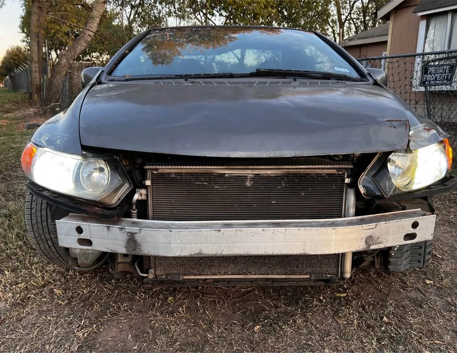 2008 Honda Civic 8th Gen - Image 2 of 15
