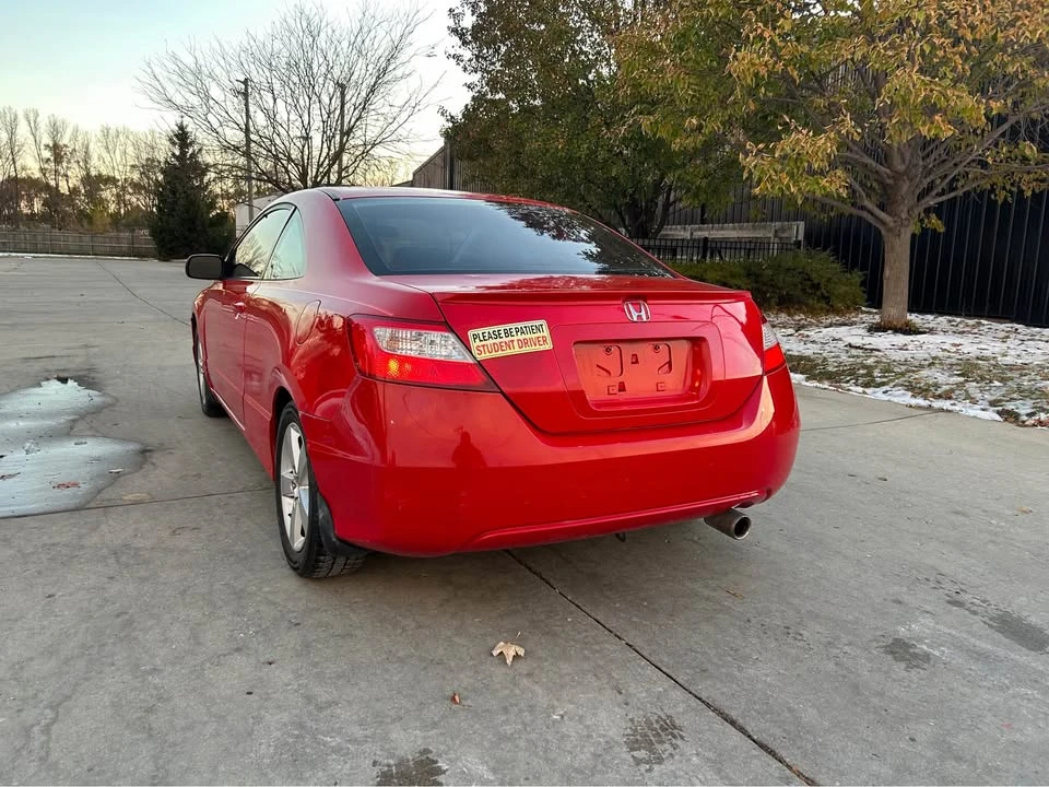 2008 Honda Civic 8th Gen - Image 2 of 11