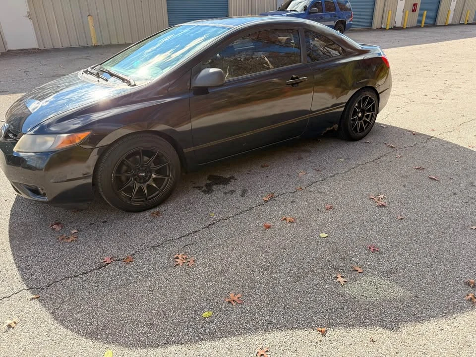 2008 Honda Civic 8th Gen - Image 2 of 8
