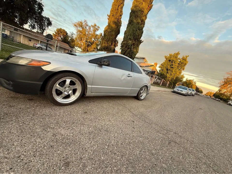 2008 Honda Civic 8th Gen - Image 2 of 11