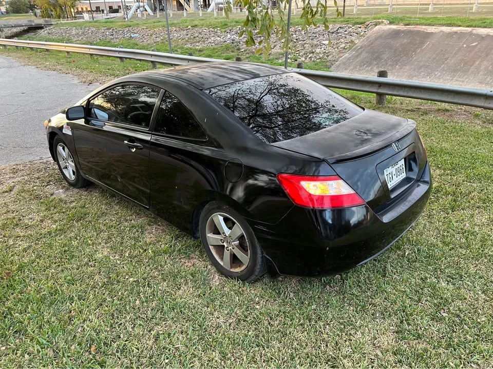 2008 Honda Civic 8th Gen - Image 6 of 11
