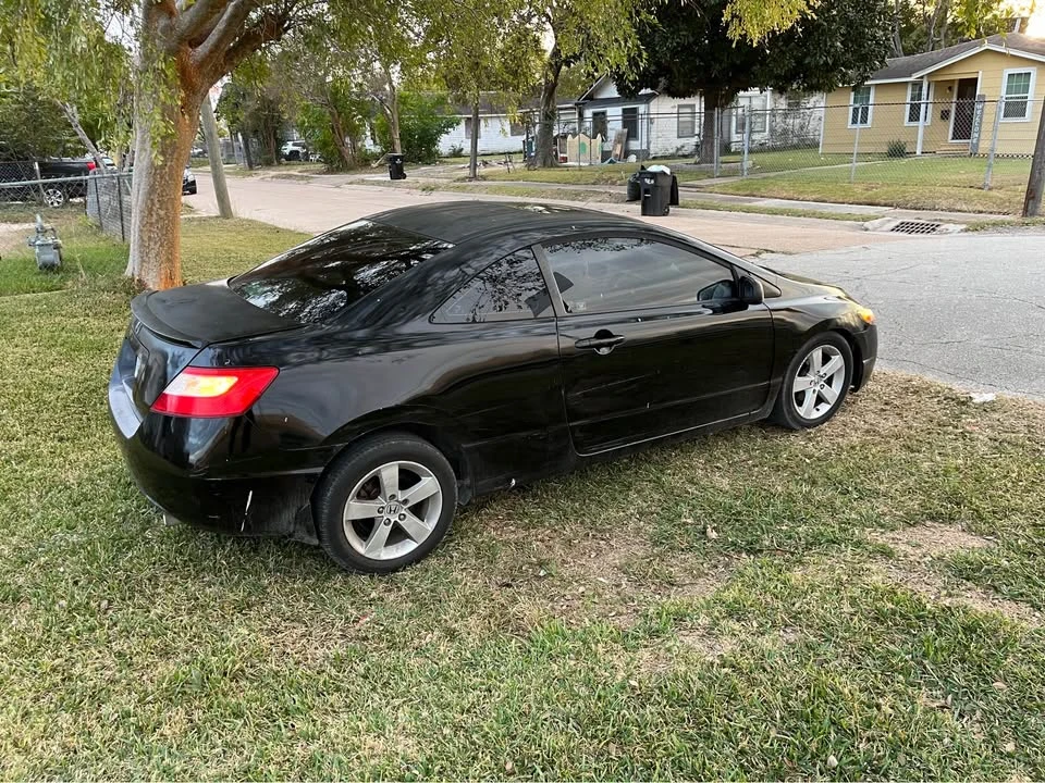 2008 Honda Civic 8th Gen - Image 3 of 11