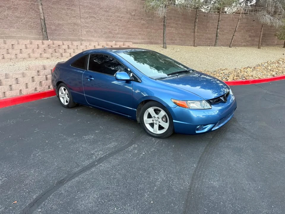 2008 Honda Civic 8th Gen - Image 2 of 7