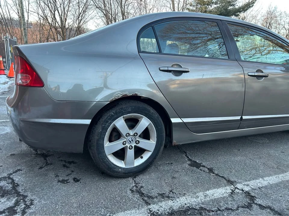 2008 Honda Civic 8th Gen - Image 5 of 17