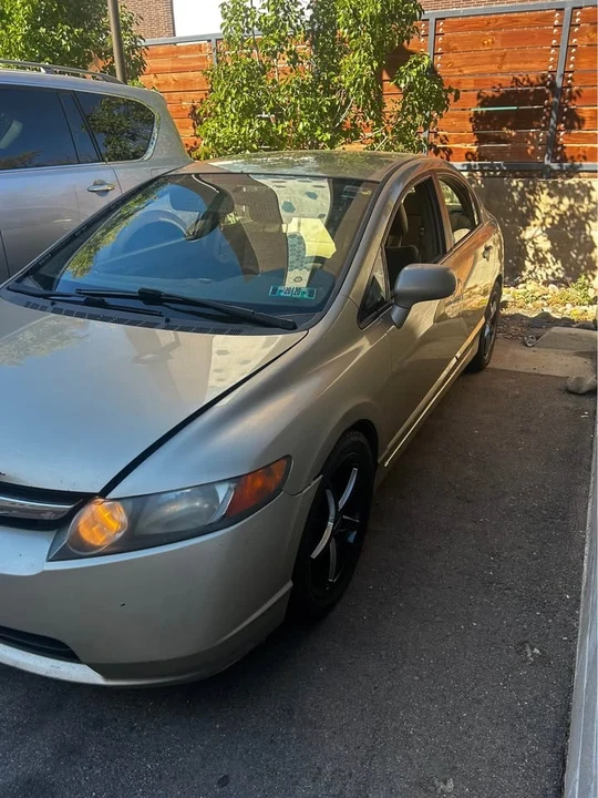 2008 Honda Civic 8th Gen - Image 2 of 6