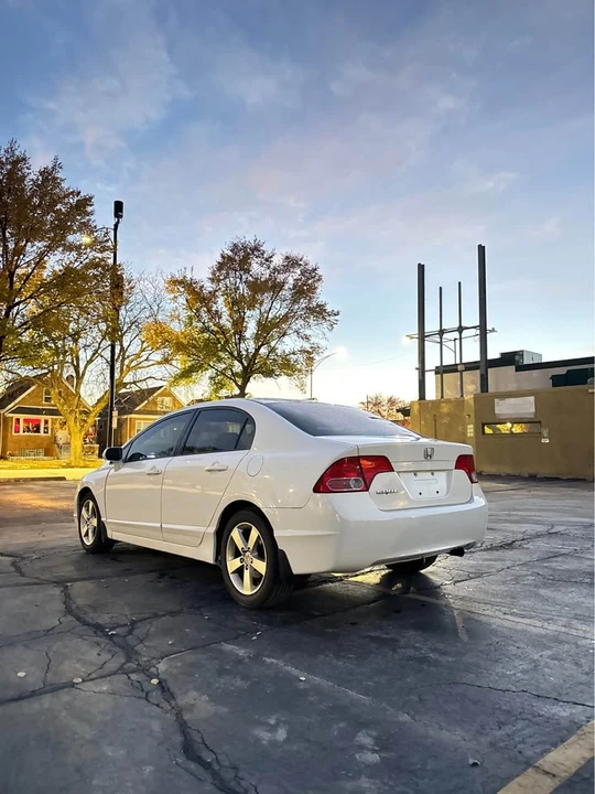 2008 Honda Civic 8th Gen - Image 2 of 10