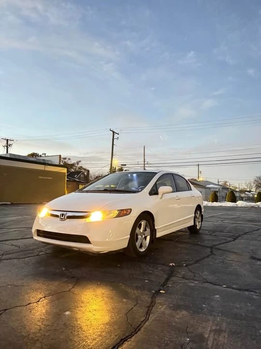 2008 Honda Civic 8th Gen - Image 3 of 10