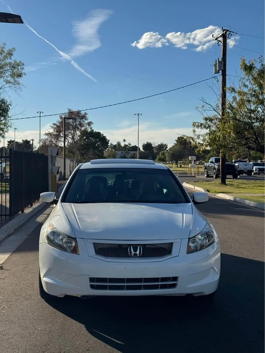 2008 Honda Civic 8th Gen - Image 2 of 15