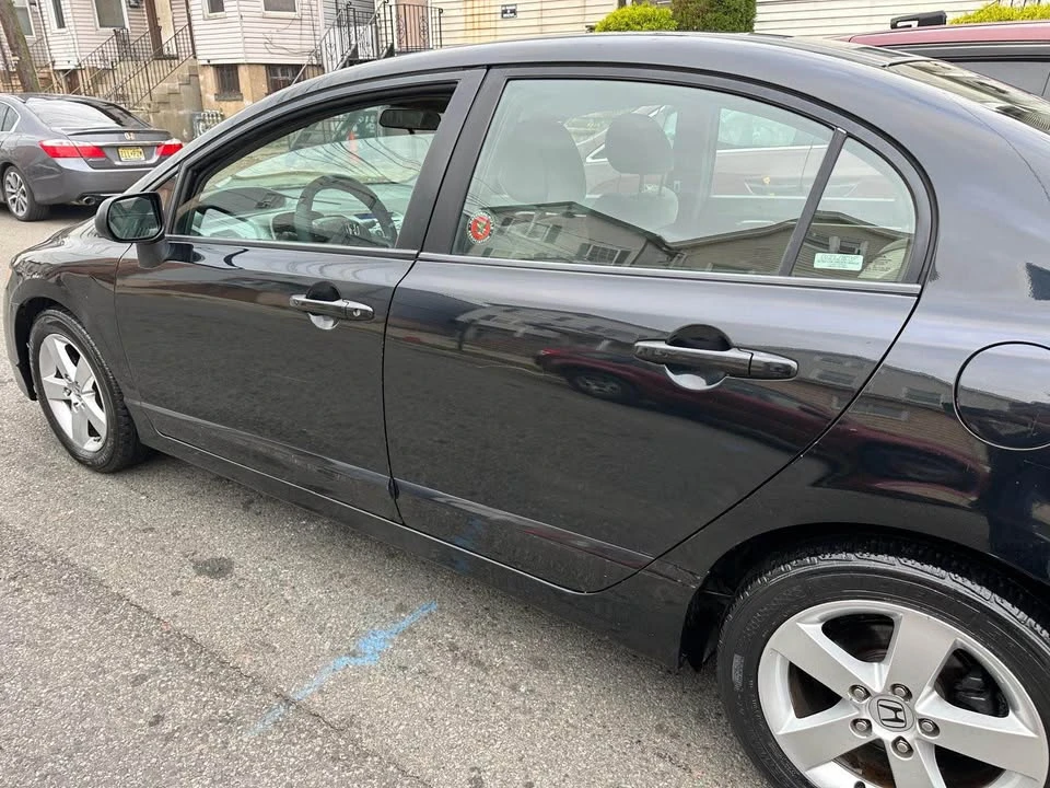 2008 Honda Civic 8th Gen - Image 7 of 17