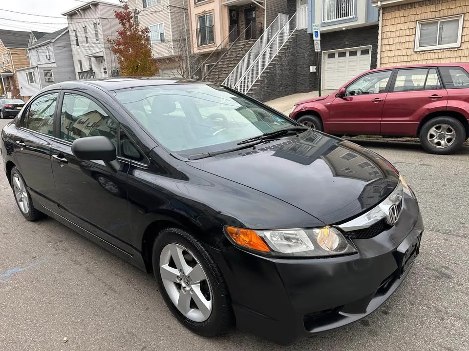 2008 Honda Civic 8th Gen - Image 8 of 17
