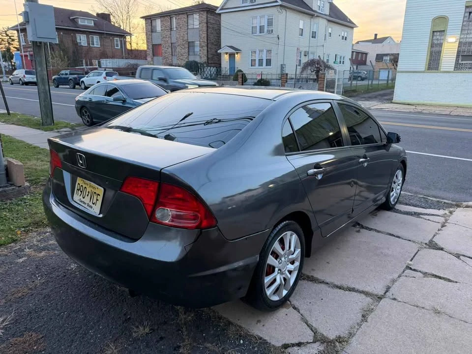 2008 Honda Civic 8th Gen - Image 10 of 17