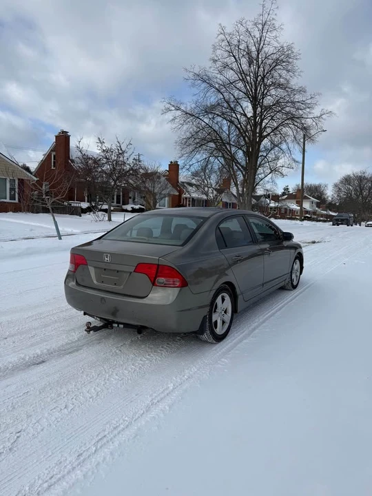 2008 Honda Civic 8th Gen - Image 5 of 17