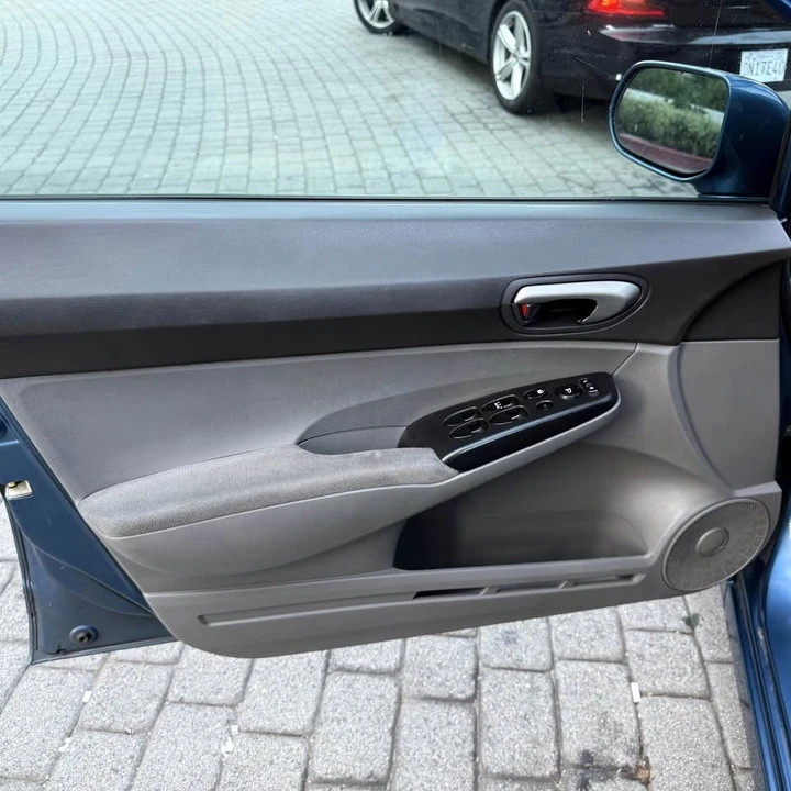2008 Honda Civic 8th Gen - Image 8 of 15