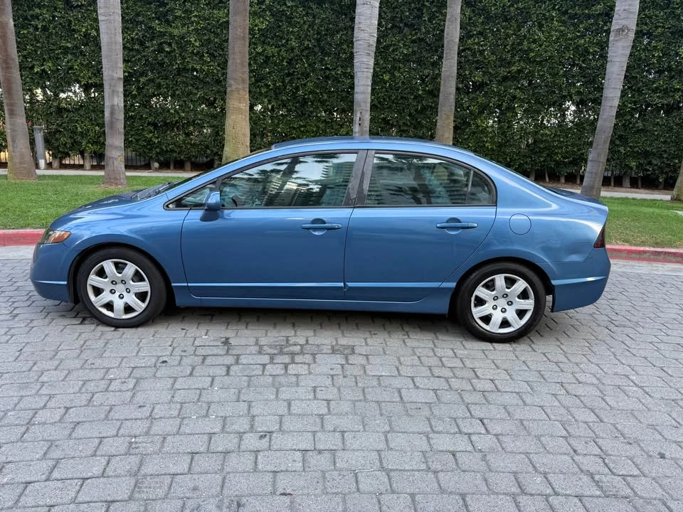 2008 Honda Civic 8th Gen - Image 2 of 15