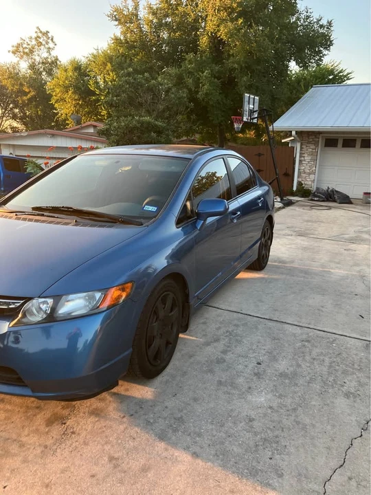 2008 Honda Civic 8th Gen - Image 2 of 16