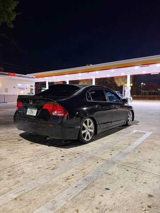 2008 Honda Civic 8th Gen - Image 2 of 7