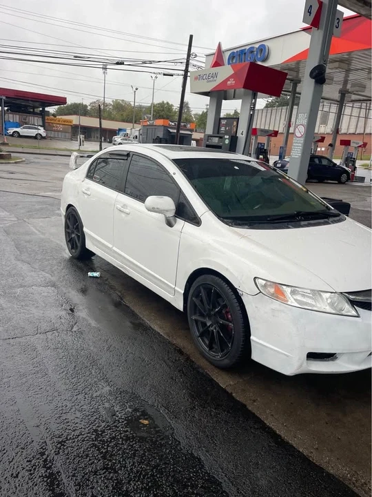 2008 Honda Civic 8th Gen - Image 3 of 11